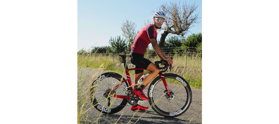 Mario Mola on his BH bike with a 2INpower SL crankset