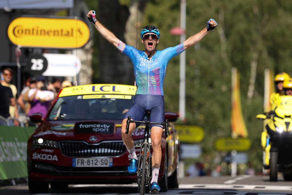 Hugo Houle winning on Tour de France